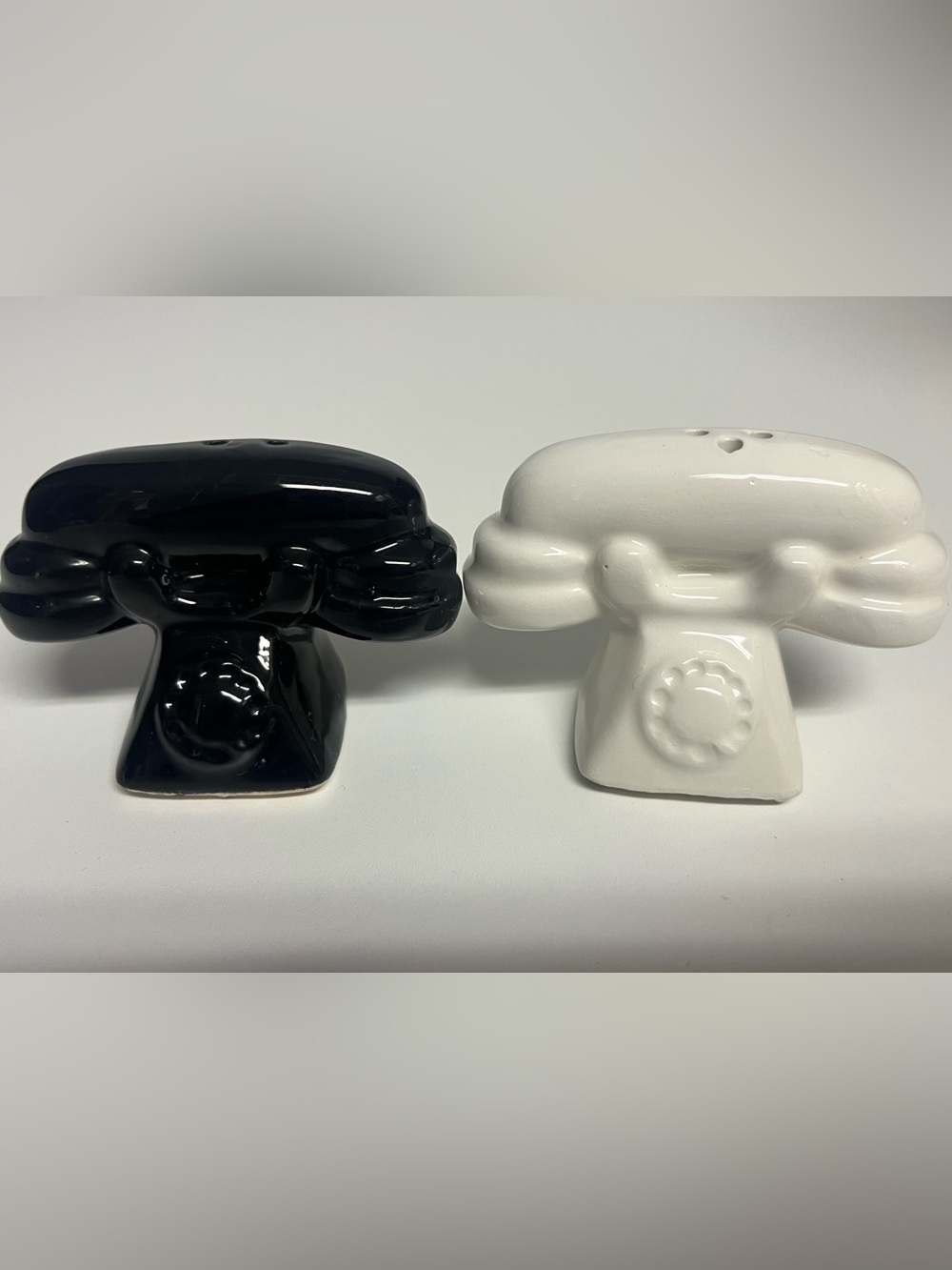 Ceramic Retro Telephone Salt and Pepper Shakers - Black & White